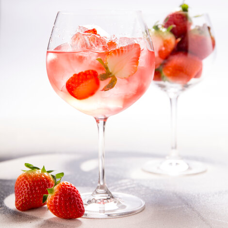 drink, cocktail, riedel, gin, gin & tonic, jordbær, opskrift, drinksopskrift