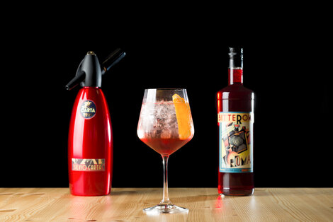 Opskrift og fremgangsmåde for Bitteroma Spritz Cocktail
