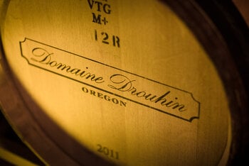 Domaine Drouhin logo på en vintønde