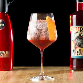 Bitteroma Spritz cocktail