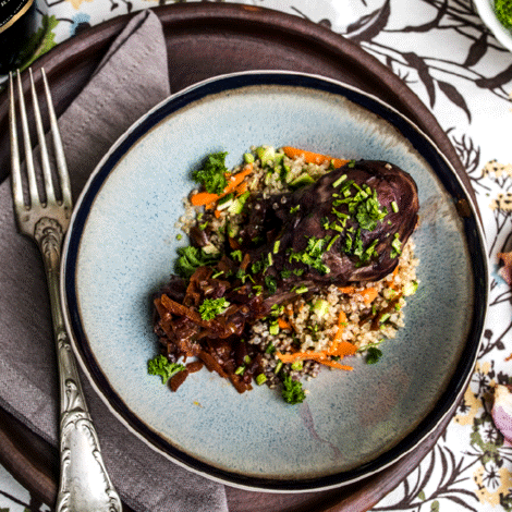 Coq au vin med quinoa og sautererede grøntsager, opskrift, fremgangsmåde, tilberedning, mad, vin