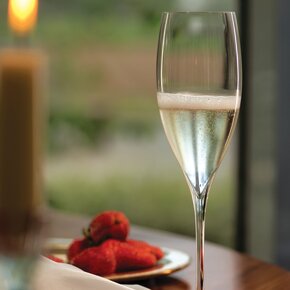champagne, bobler, mousserende vin, deutz, nyetimber, marchesi antinori